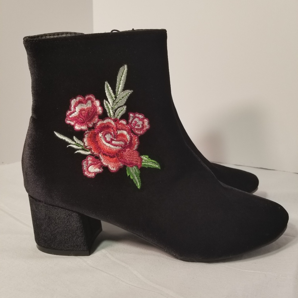 New womans  boots heels  shoes